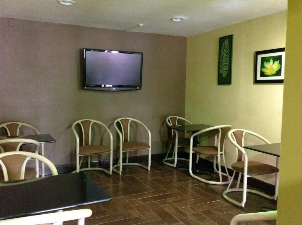 罗列-克拉布特里谷红屋顶酒店 罗利 外观 照片